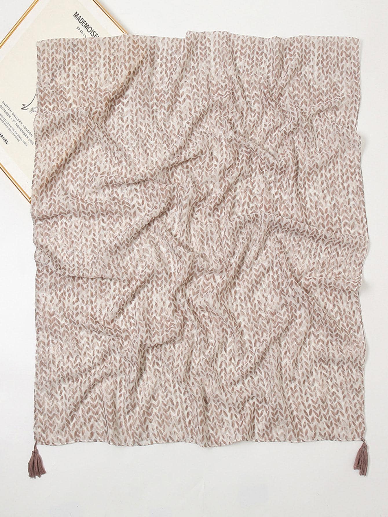 Fashionable silk scarf for women with beautiful prints