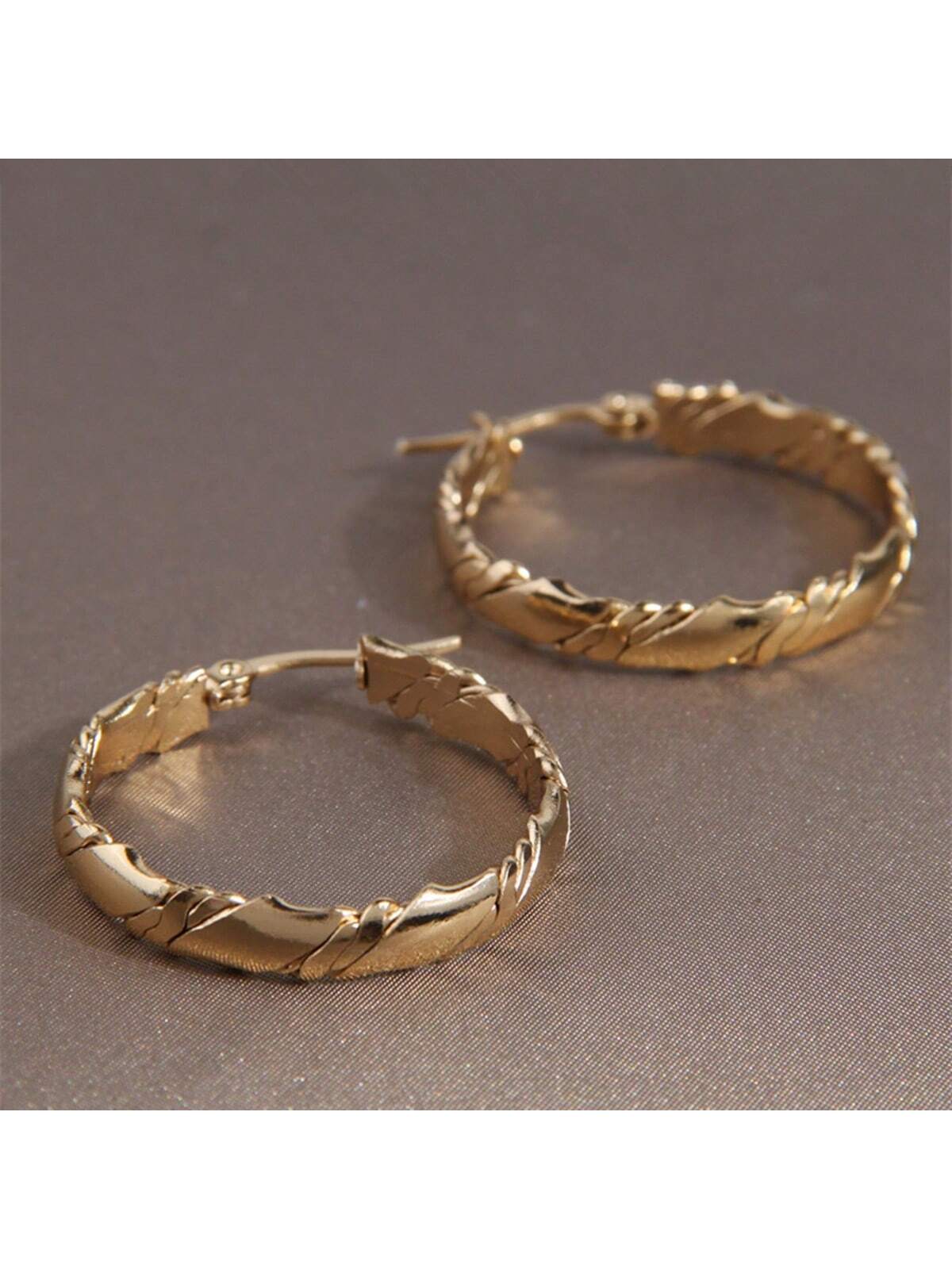 Elegant gold stainless steel hoop earrings with simple design and daily style for women's clothing and accessories