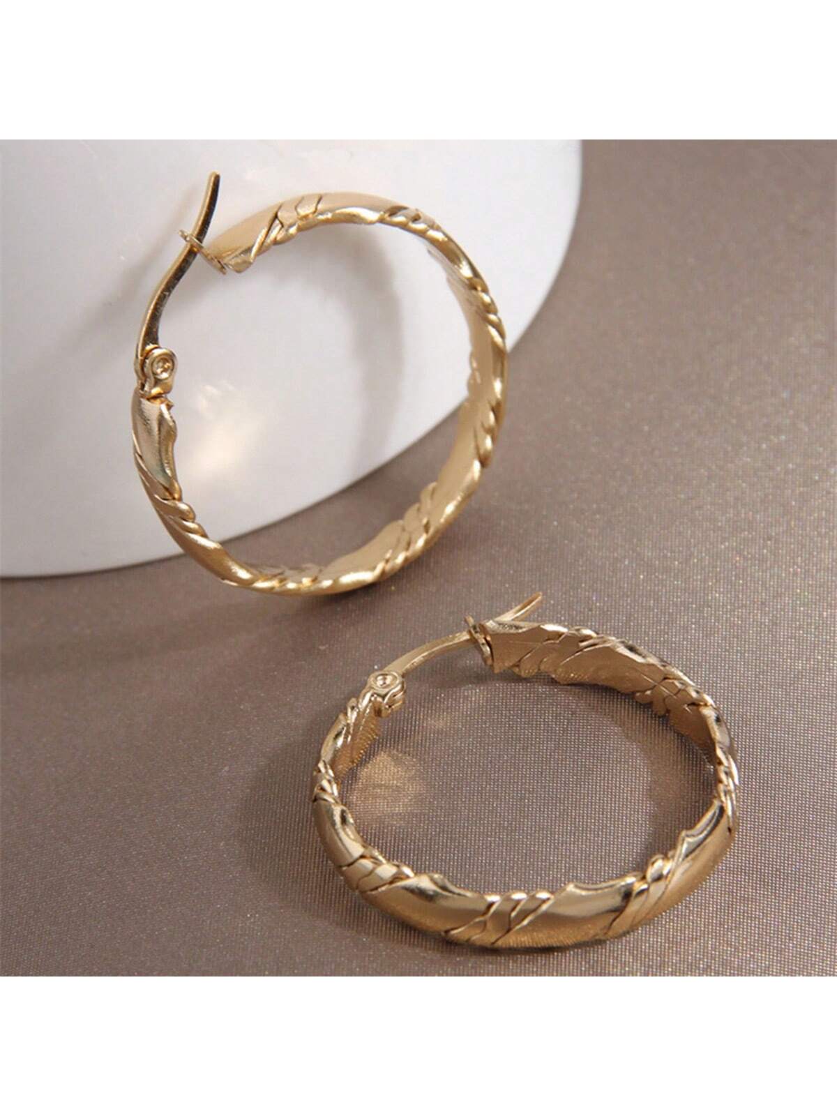 Elegant gold stainless steel hoop earrings with simple design and daily style for women's clothing and accessories