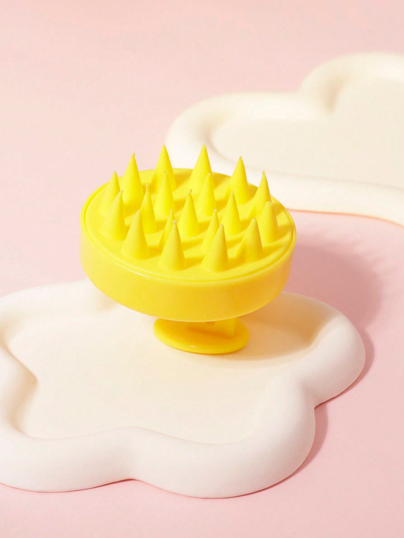 Shampoo Brush with Soft Silicone Bristles, 1 Piece, In-Shower Scalp Scrub Suitable for Dandruff, Wet and Dry Use, Suitable for Men and Women, Home Use Yellow