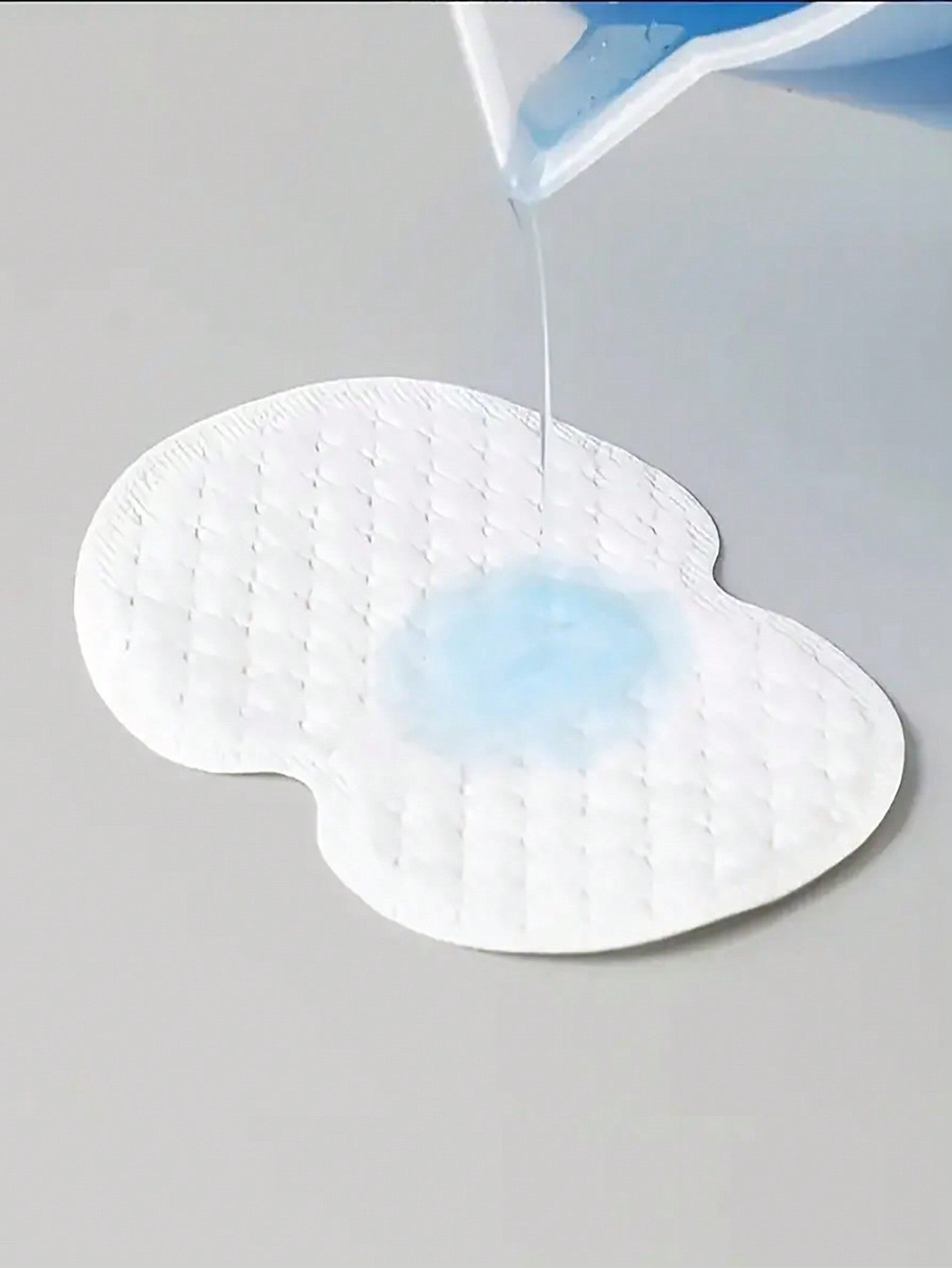50 Pieces Underarm Sweat Absorbent Pad, Comfortable Disposable Sweat Absorbent Pad, Operable and Effective, Comfortable and Odorless, Suitable for Men and Women in Hot Summer