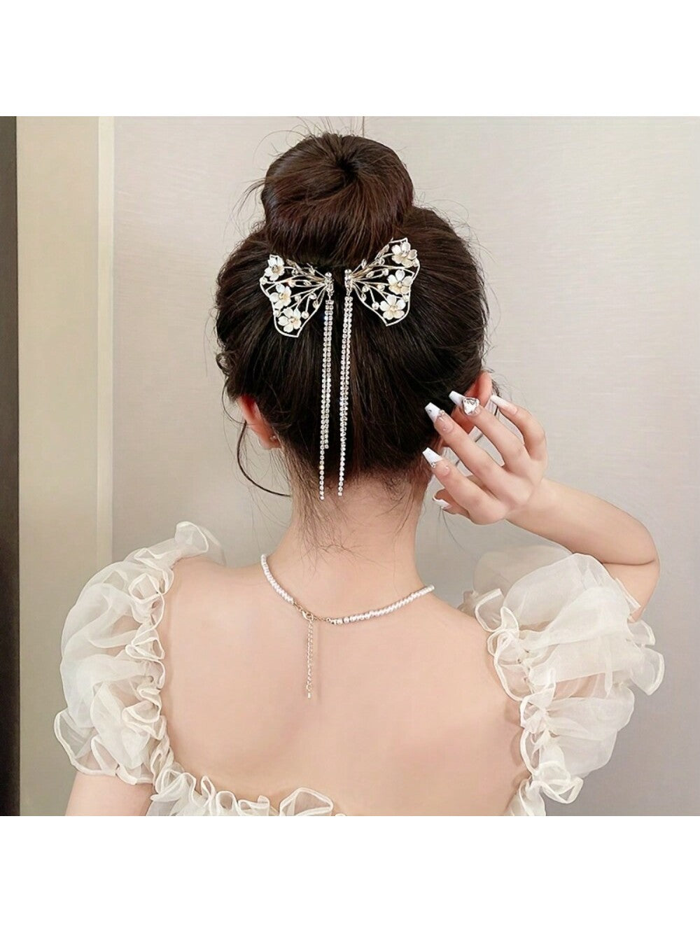 Luxury aluminum alloy hair clip with delicate engraving of hollow butterfly, flower and faux pearl, attractive crystal hair clip and metal balls dangling
