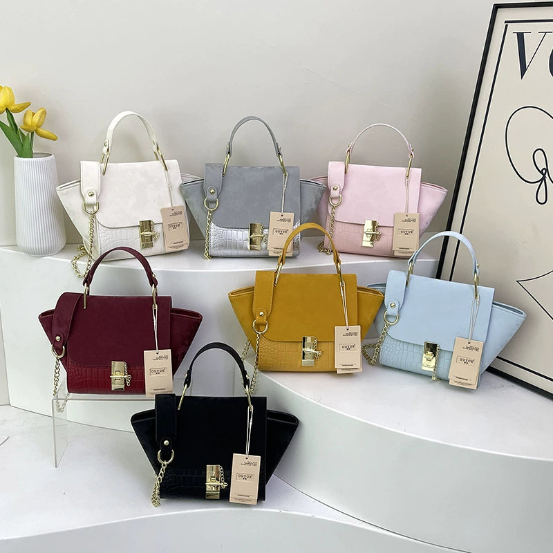 French Niche Design Large-Capacity Bag for Women, Versatile and Stylish, Ins-Style Versatile Korean Version Handbag with Chain and Wing Design