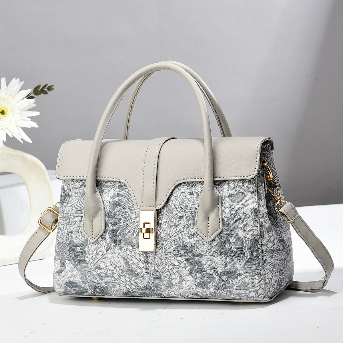 Foreign trade direct mail ladies single shoulder small bag summer women's portable messenger bag niche new fashion Joker explosion manufacturers
