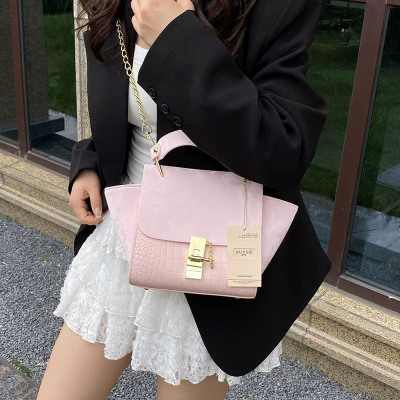 French Niche Design Large-Capacity Bag for Women, Versatile and Stylish, Ins-Style Versatile Korean Version Handbag with Chain and Wing Design