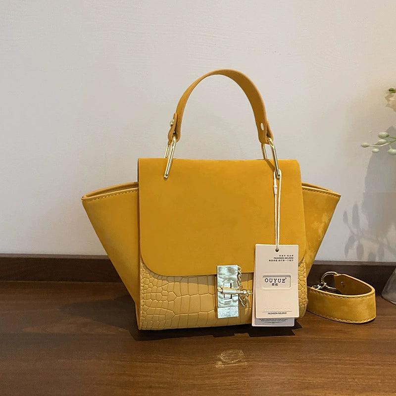 French Niche Design Large-Capacity Bag for Women, Versatile and Stylish, Ins-Style Versatile Korean Version Handbag with Chain and Wing Design