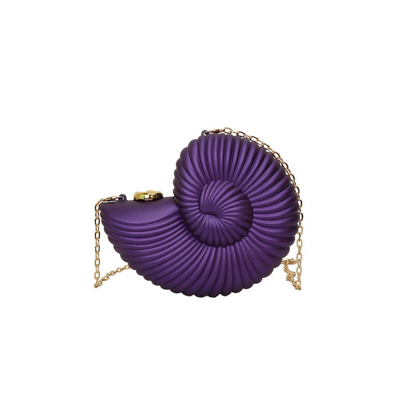 Unique seashell-shaped evening bag, new summer 2025 style, fashionable chain crossbody bag, lipstick bag, makeup bag.