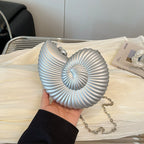 Unique seashell-shaped evening bag, new summer 2025 style, fashionable chain crossbody bag, lipstick bag, makeup bag.