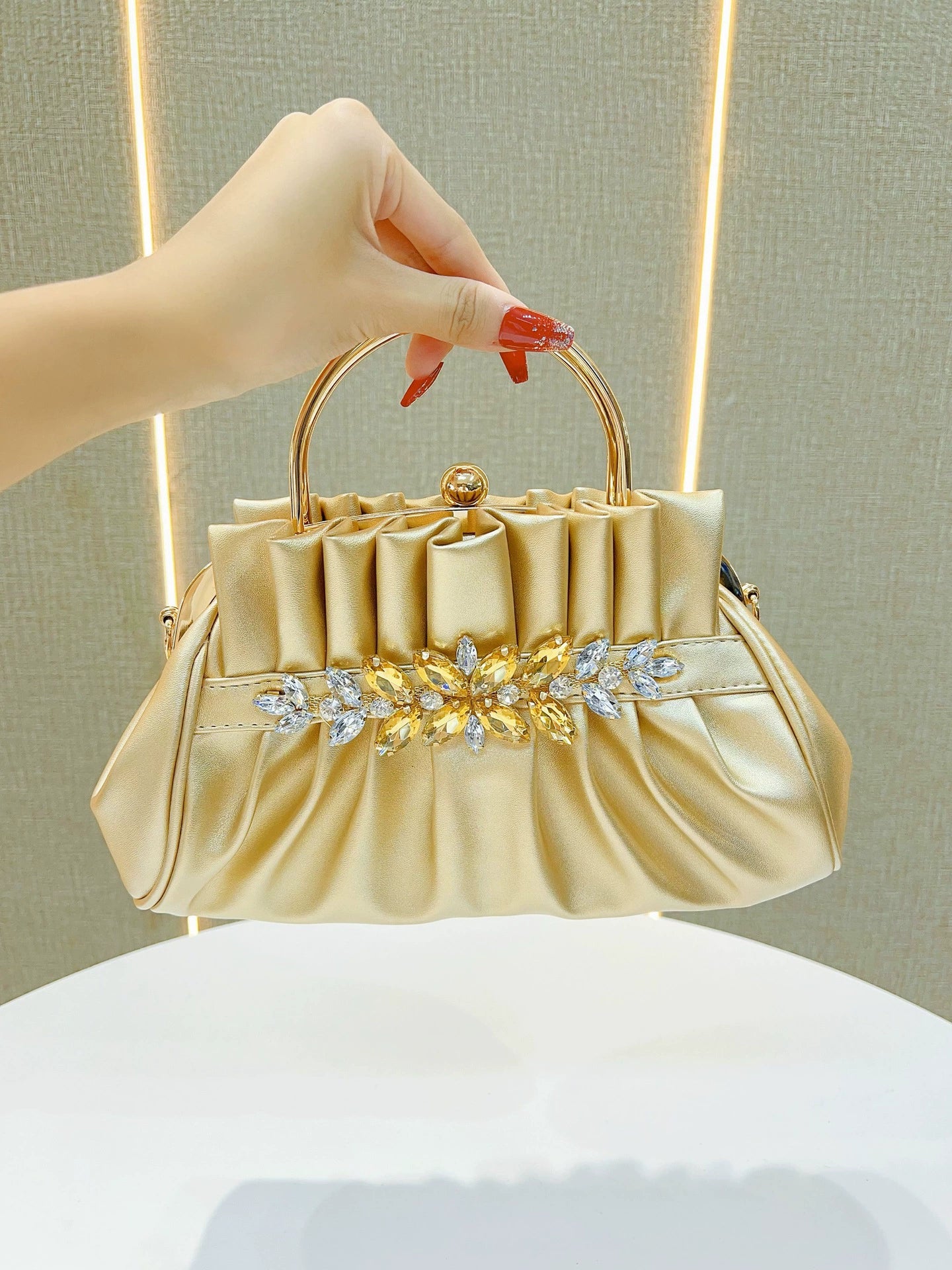 New European and American Retro Diamond-encrusted Women's Hand Bag Pleated Socialite Hand Bag Fashionable Shoulder Crossbody Bag Evening Bag