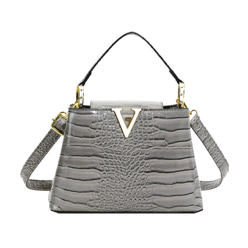 High-End Women's Crocodile-Pattern Bucket Bag with Interlayer, Cross-Border Trend V-Shaped Hardware, Light Luxury Women's Bag