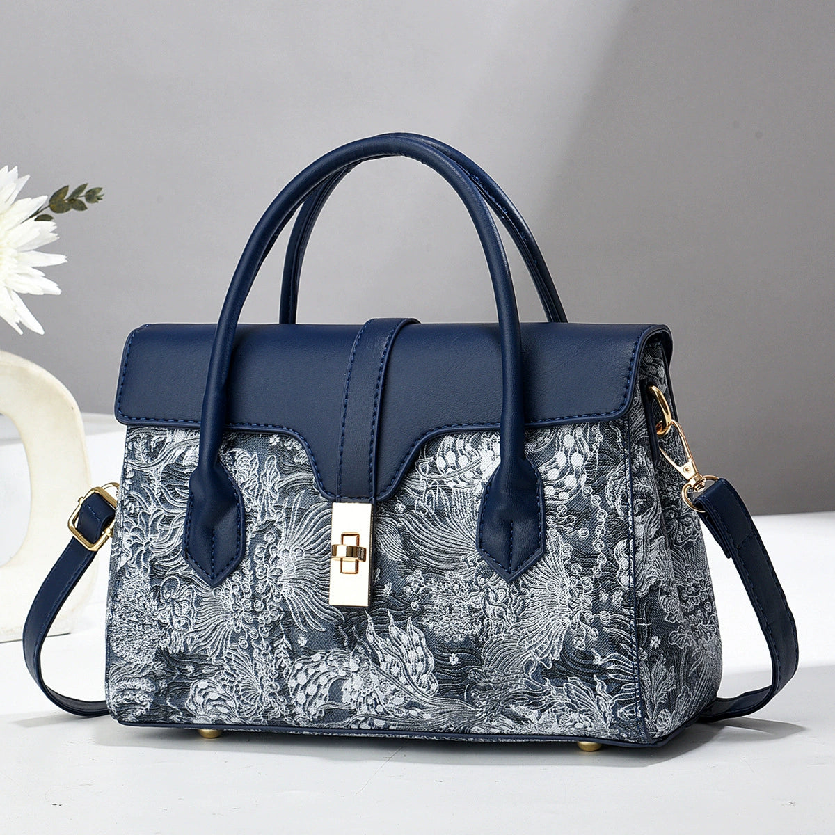 Foreign trade direct mail ladies single shoulder small bag summer women's portable messenger bag niche new fashion Joker explosion manufacturers