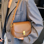 This year's popular bag women's 2024 new high-end feeling in niche autumn and winter fashion all-match messenger bag saddle bag