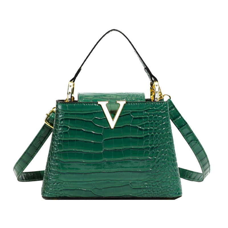 High-End Women's Crocodile-Pattern Bucket Bag with Interlayer, Cross-Border Trend V-Shaped Hardware, Light Luxury Women's Bag